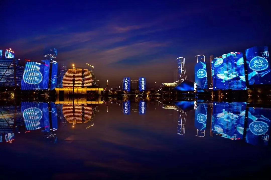 今夜，月博官方网站向世界精彩呈现(图1)